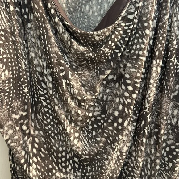 Tank - Picture 3 of 5